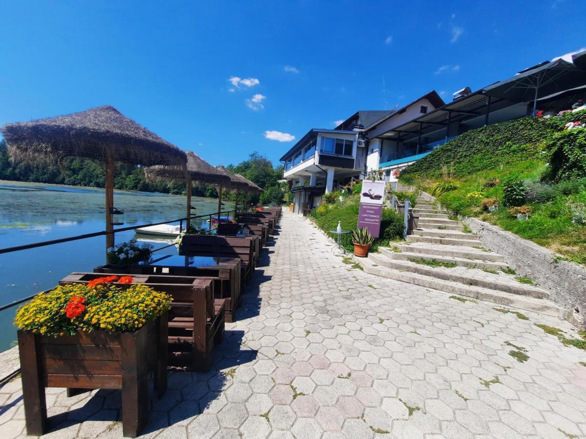 Gostisce Jezero Bed & Breakfast Medvode Exterior photo